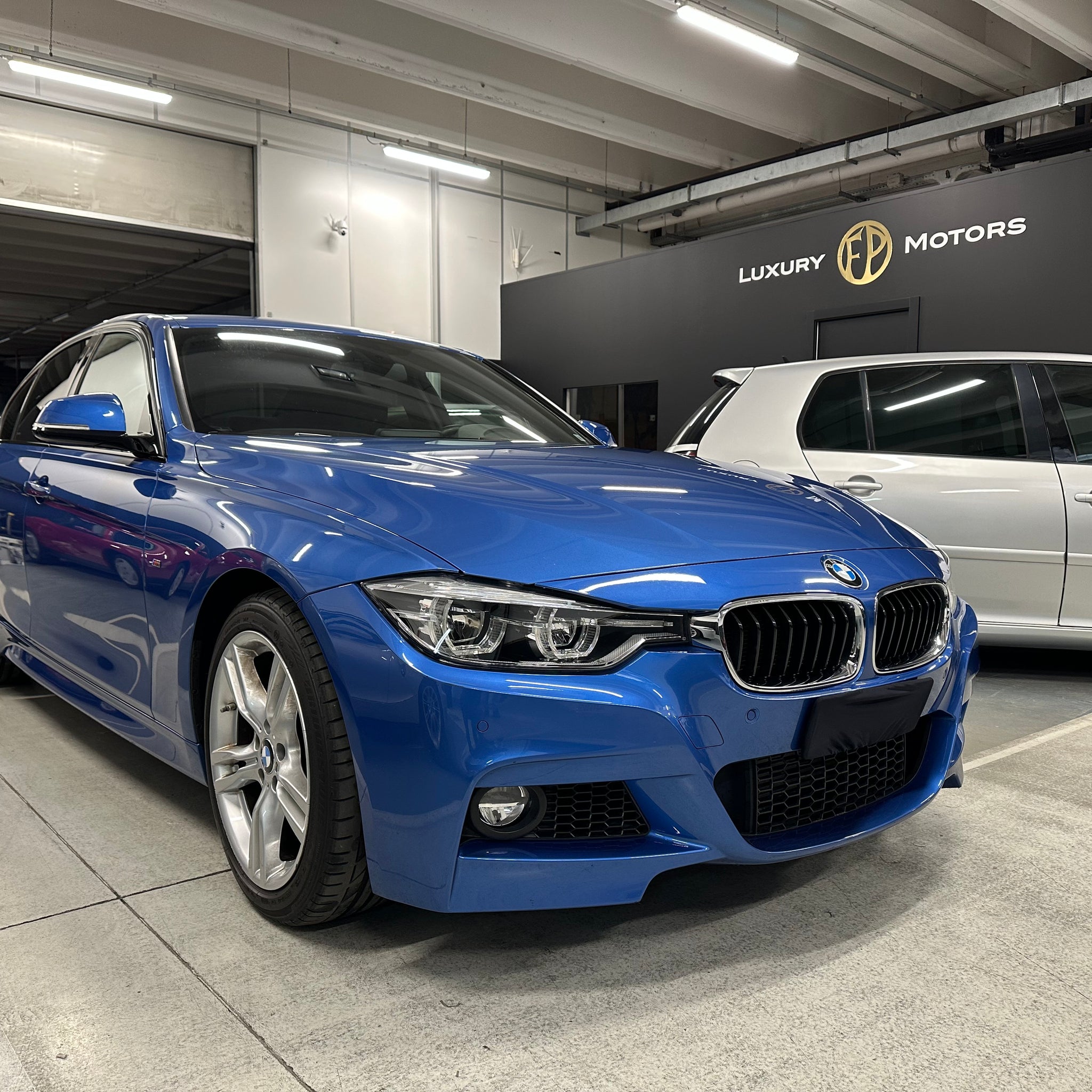 BMW 318i MSPORT BLUE ESTORIL